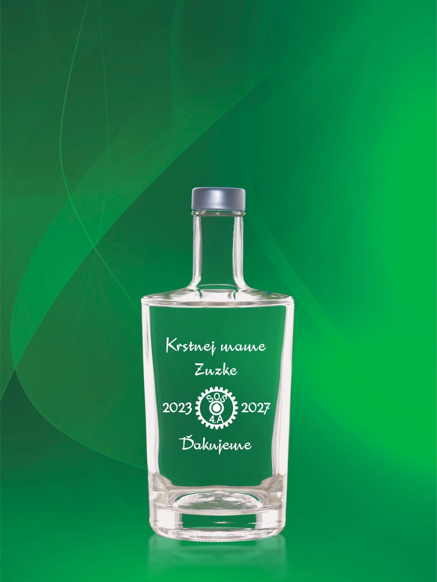 Detailné gravírovanie na fľašu na stužkovú pre profesorov.