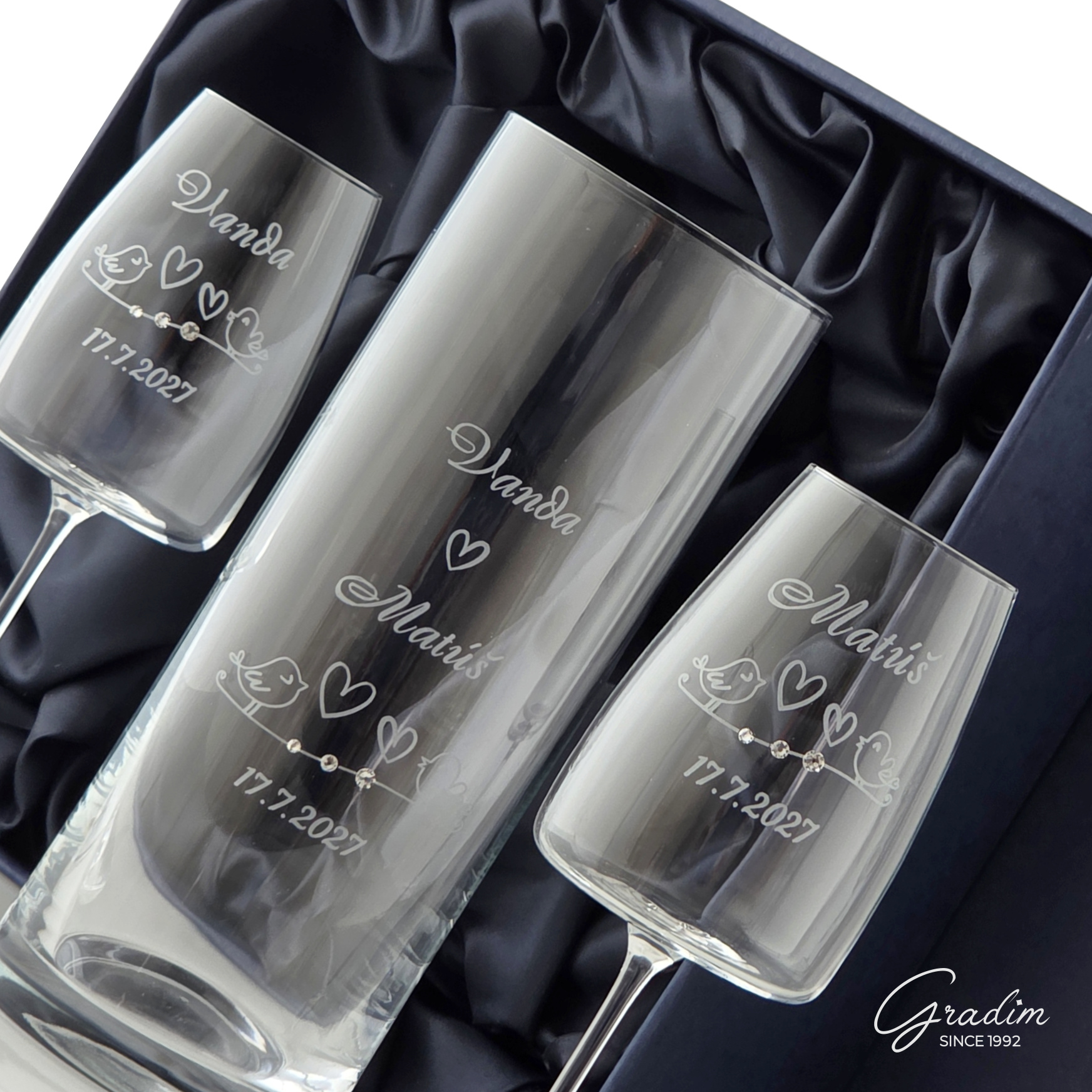 Lovely Gradim crystals, svadobný set víno 420 ml + váza 255 mm – Obrázok 3